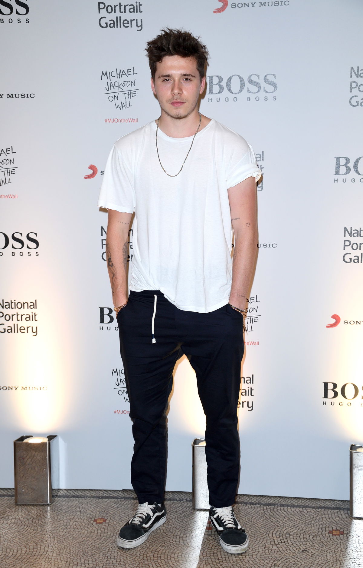Brooklyn Beckham beim Knutschen erwischt!