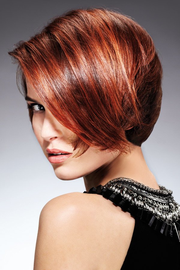 Kurzhaarfrisuren mit Farbreflexen