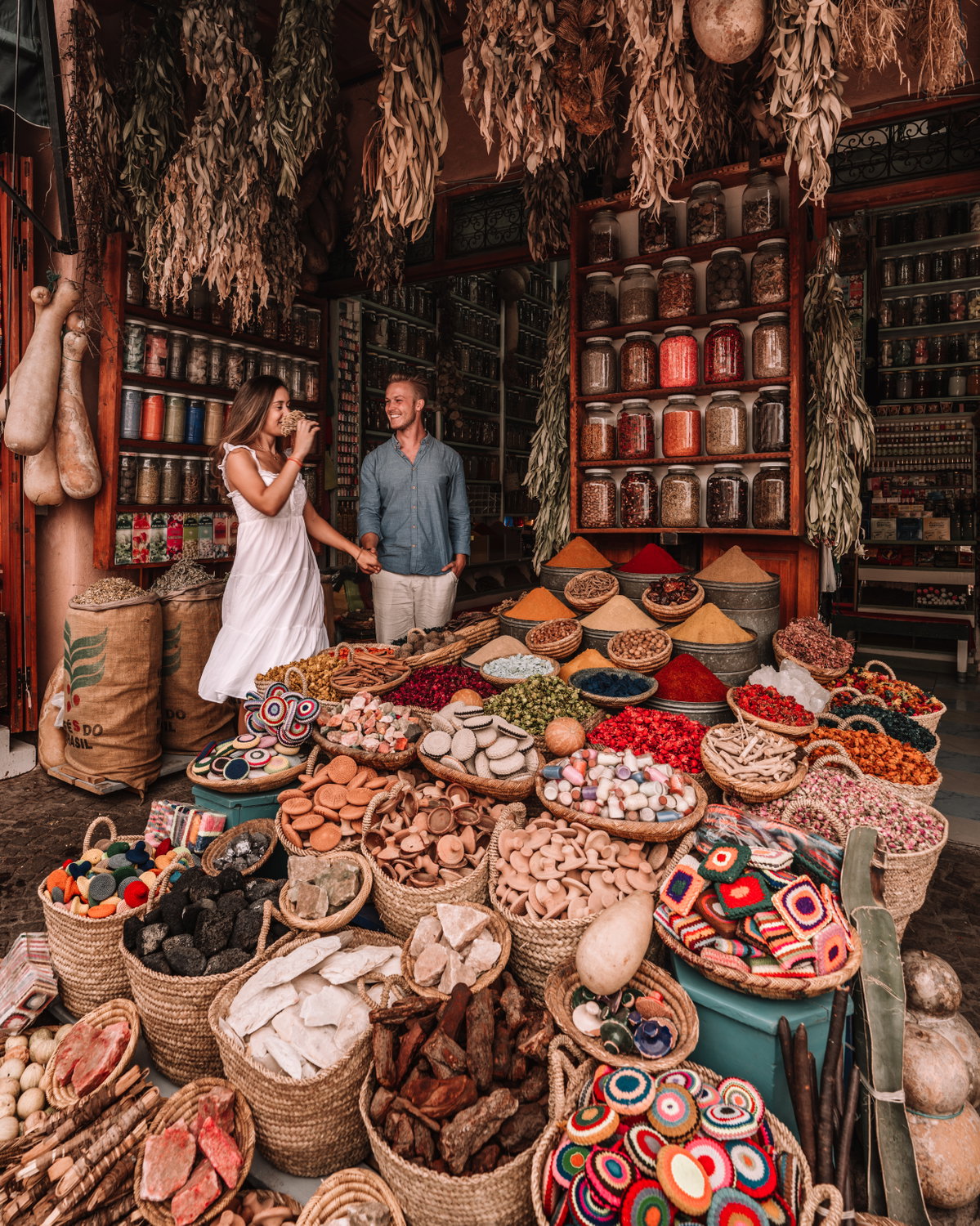 Reiseinfluencer bereisen die Welt