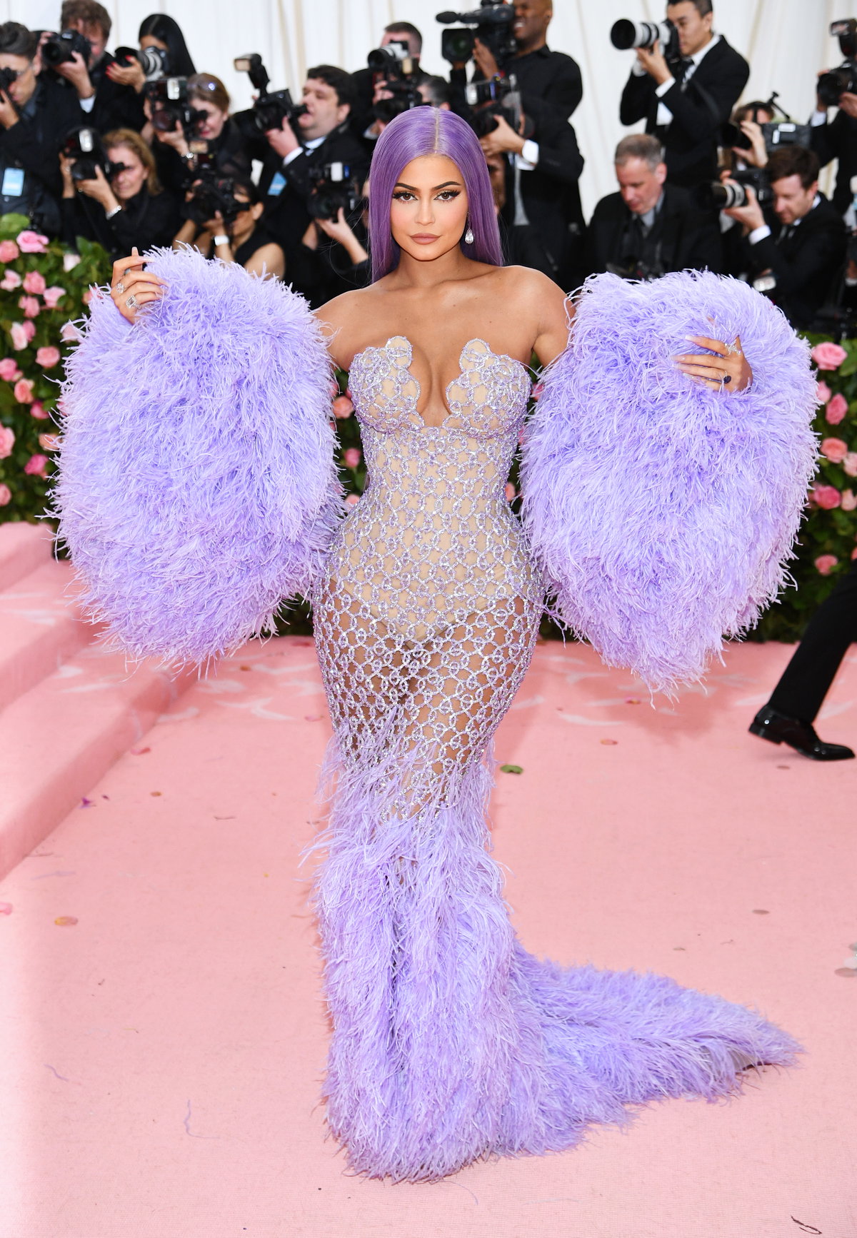 Kylie Jenner lila Kleid