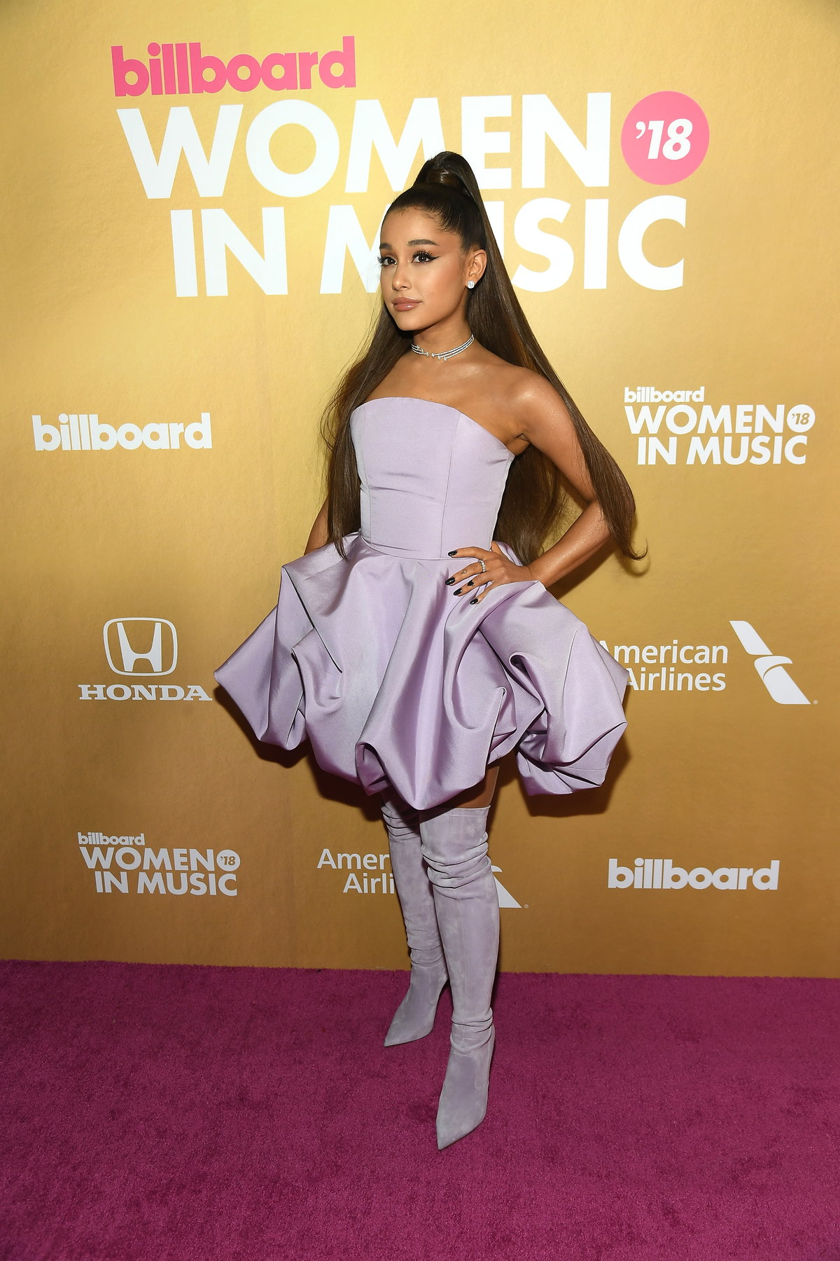 Ariana Grande lilanes Pastellkleid