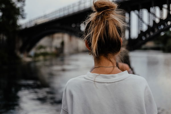 Fettige Haare? Mit diesen 7 Tipps nicht mehr!
