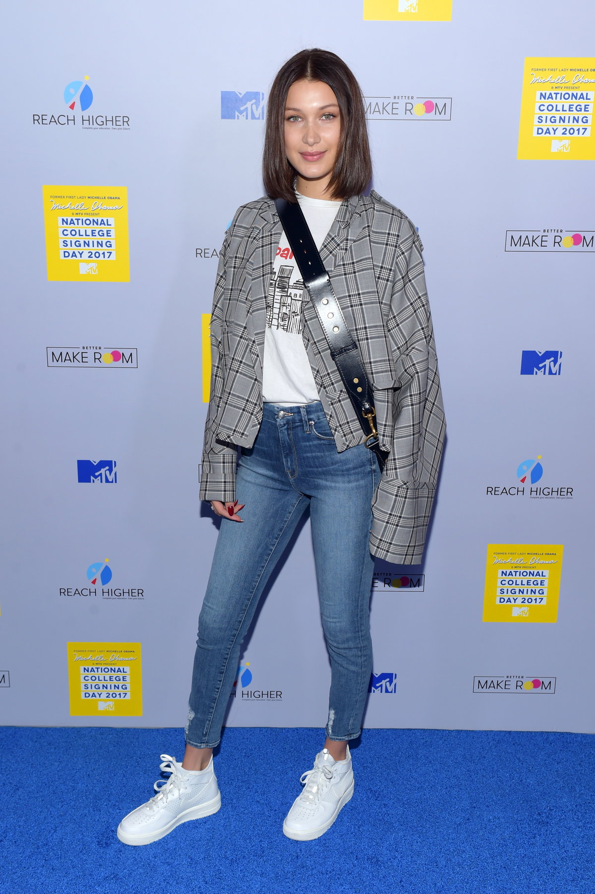 Bella Hadid Outfit Jeans