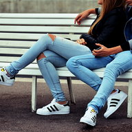 Liebestest: Ist er in dich verliebt? So findest du es heraus!