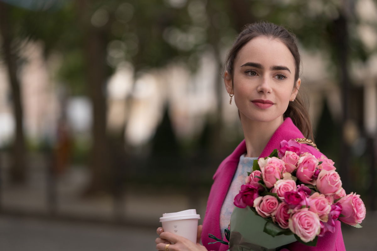 So stylt ihr euch wie „Emily in Paris“ ohne viel Geld auszugeben!