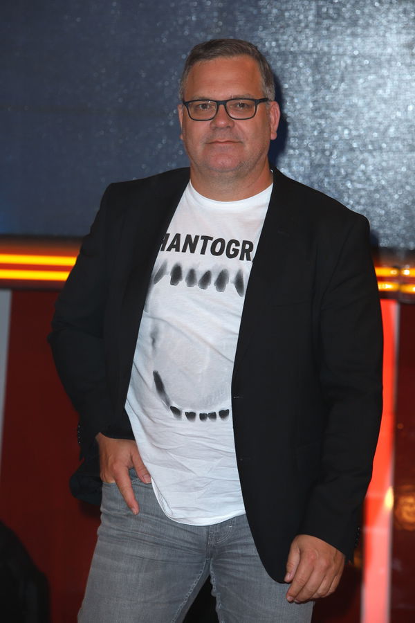 Elton total verärgert „Warum dürfen die das und wir nicht?“