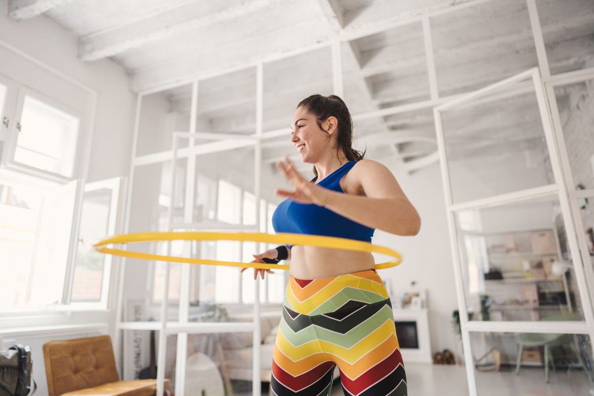 Hula Hoop Trainingsplan: Ein 7-Tage-Plan mit Videos