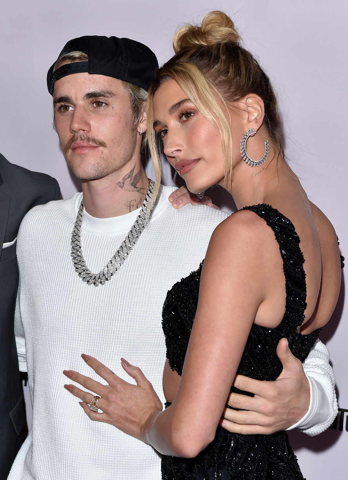 Justin Bieber zeigt neues Foto: Ist Hailey Bieber etwa schwanger?