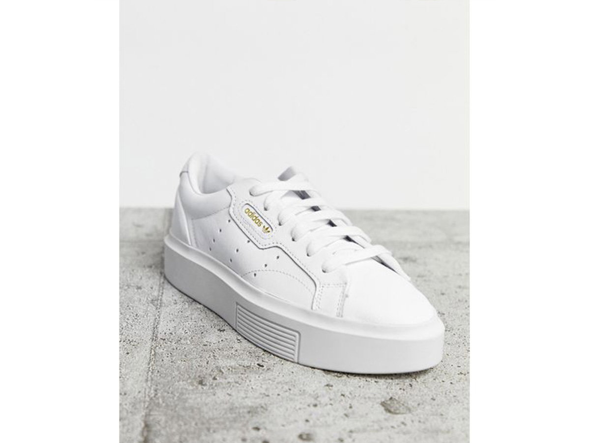 Weiße Sneaker von Adidas