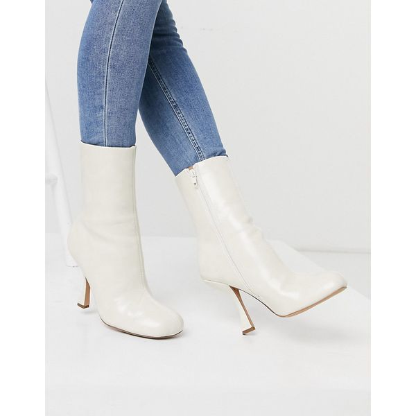 Ankle-Boots mit hohem Absatz in gebrochenem Weiß