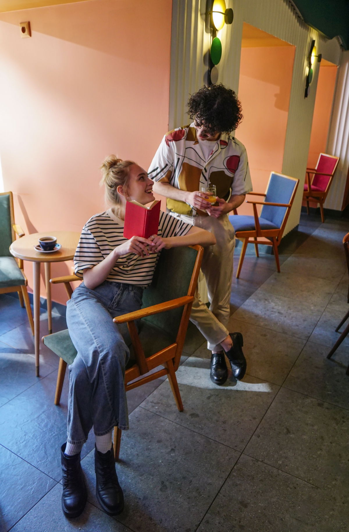 Flirten in der Schule: So klappt das Verlieben im Klassenzimmer