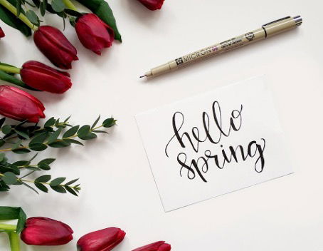 Schluss mit der kalten Jahreszeit: Diese Must-haves bringen Frühling in deinen Kleiderschrank