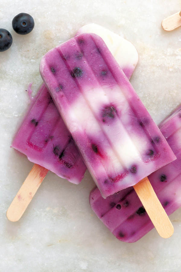 Minze-Heidelbeer-Joghurt-Eis
