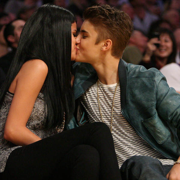 Selena Gomez & Justin Bieber küssen sich