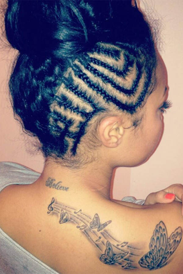 Leigh-Anne Pinnock von Little Mix zeigt ihre Tattoos