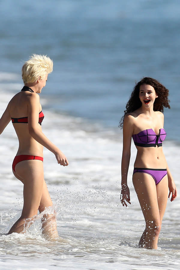 GNTM 2014: Betty und Lisa gehen baden