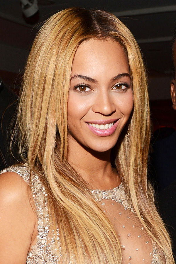 Beyoncé mit langen Haaren