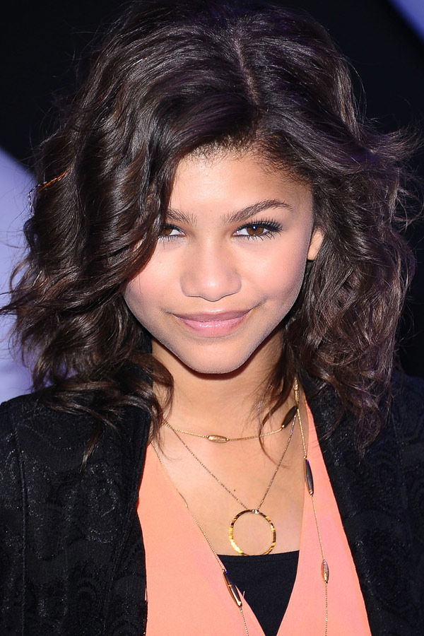 Zendaya Coleman mit mittellangen Wellen