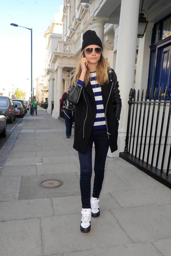 Cara Delevingne mit Streifen-Pulli