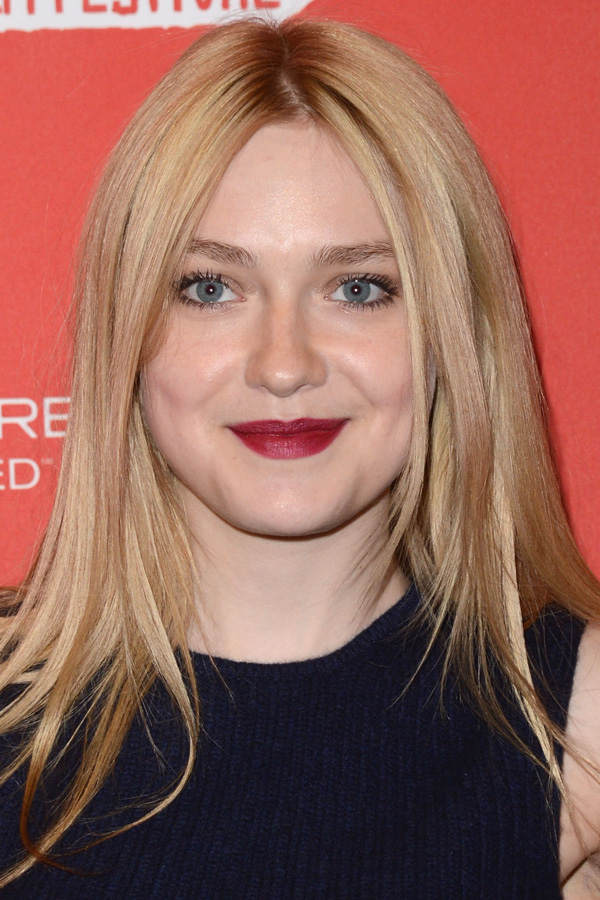 Wie hübsch findest du Dakota Fanning?