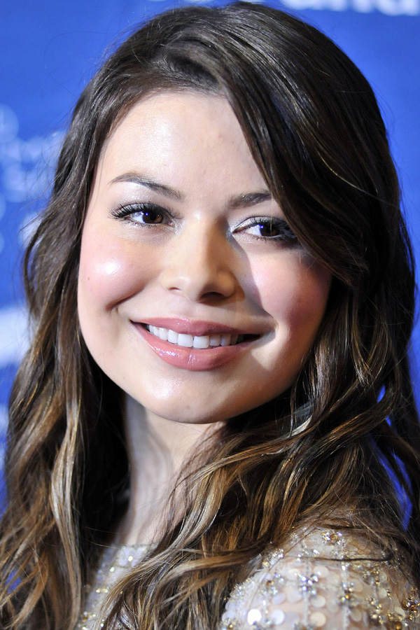 Ist Miranda Cosgrove hübsch?