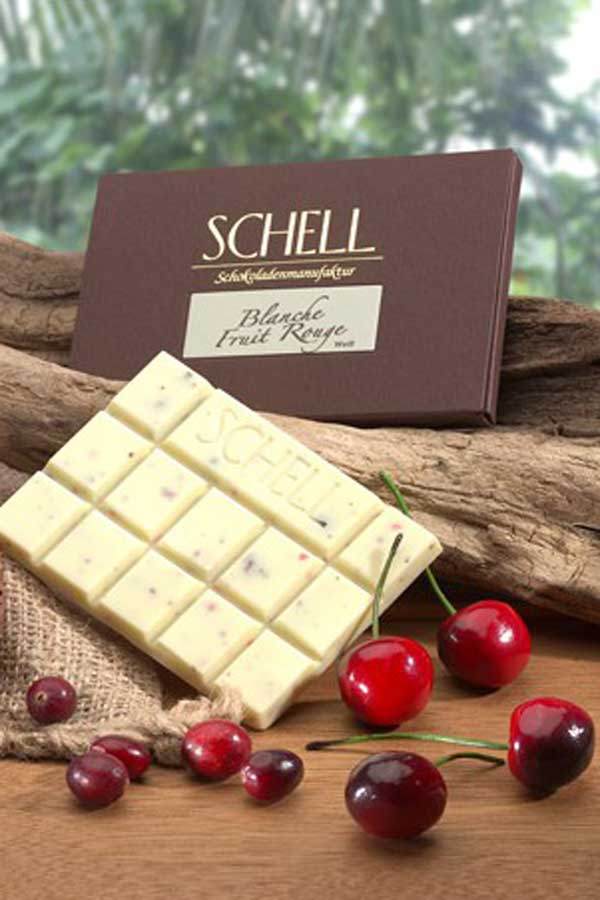 Weiße Schokolade mit roten Früchten