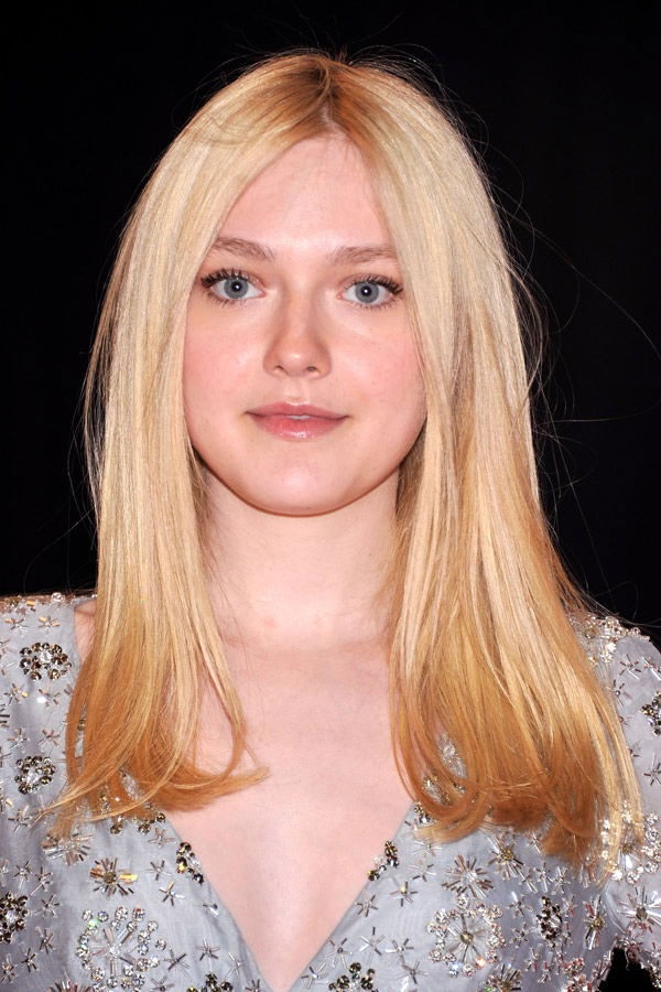 Dakota Fanning mit langen Haaren