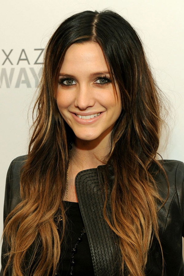 Ashlee Simpson mit langen Haaren