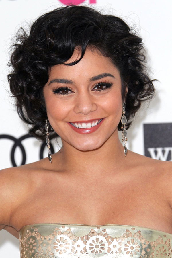 Vanessa Hudgens mit kurzen Haaren