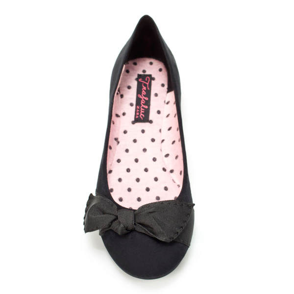 Schwarze Ballerinas von Zara mit Schleife