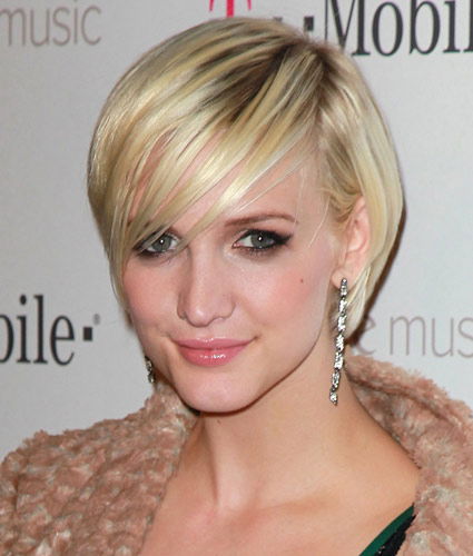 Ashlee Simpson mit blondem Bob