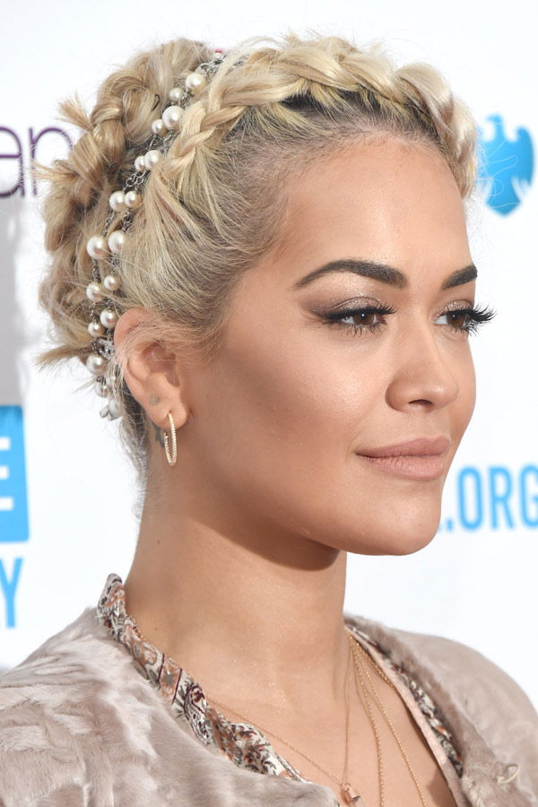 Rita Ora mit Double Crown Braid