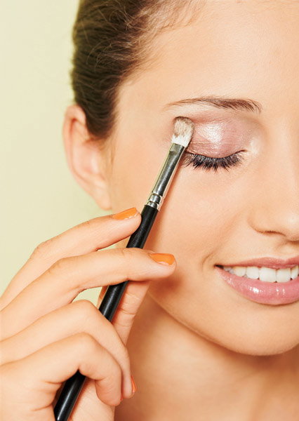 Make-up in Grün-Gold - Step 1