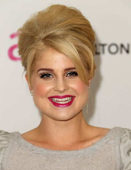Kelly Osbourne mit seitlichem Pony