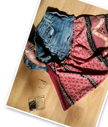 Jeanstasche: Hose & Stoff ineinander schieben