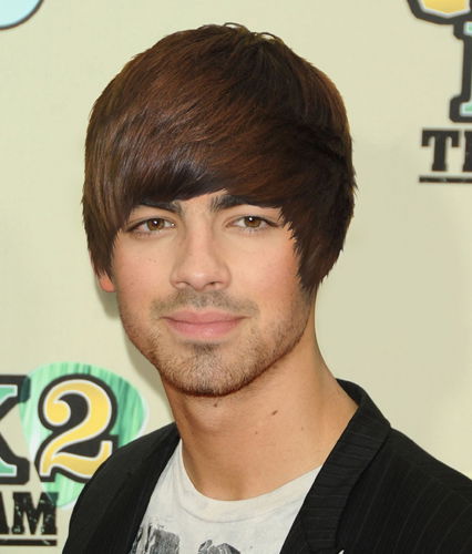 Joe Jonas mit Bieber-Frisur