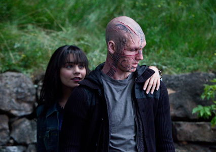 Vanessa Hudgens zusammen mit Alex Pettyfer am Set zu Beastly