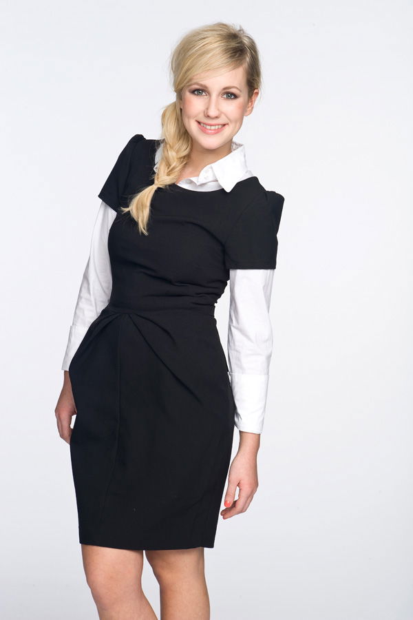 Schwarzes Kleid als seriöser Look