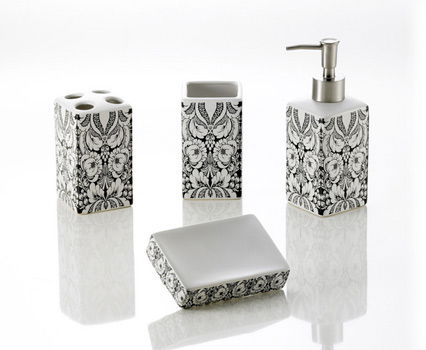Badeaccessoires-Set von Douglas