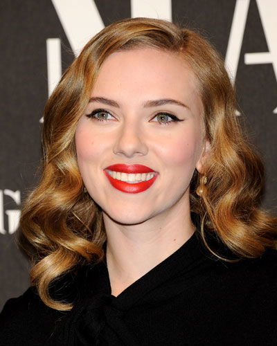 Scarlett Johansson mit Diven-Frisur