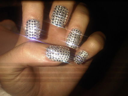 Twitpic Katy Perry mit Glitzernägeln