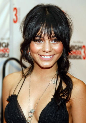 Vanessa Hudgens zeigt viel Haut