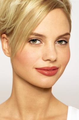 Lippenstift in hübschen Beerentönen