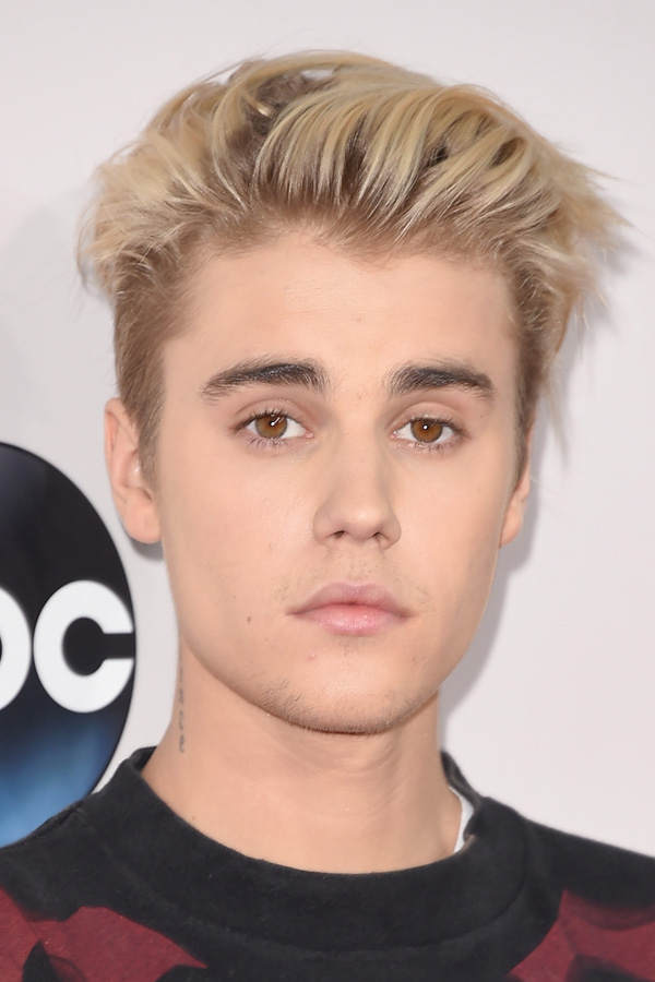 Justin Bieber mit blonden Highlights - November 2015