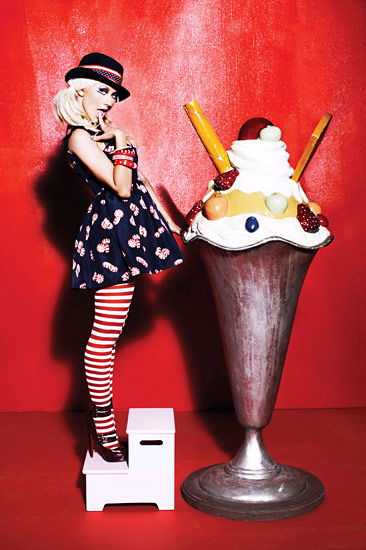 Christina Aguilera mit Eisbecher
