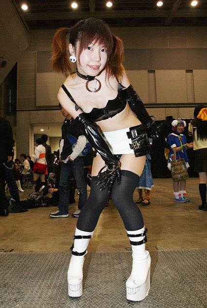 Freizügiges Cosplay-Kostüm