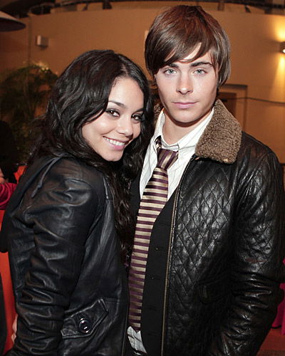 Zac und Vanessa mit Lederjacke
