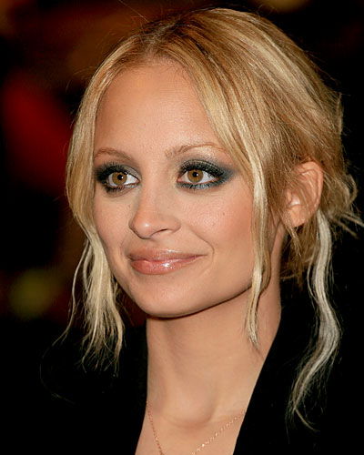 Nicole Richie mit den perfekten Smokey Eyes