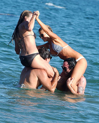 Carmen Electra im Bikini