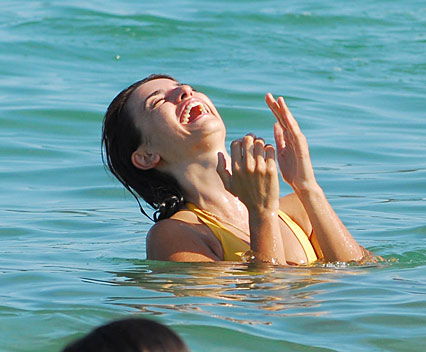 Penélope Cruz im Wasser